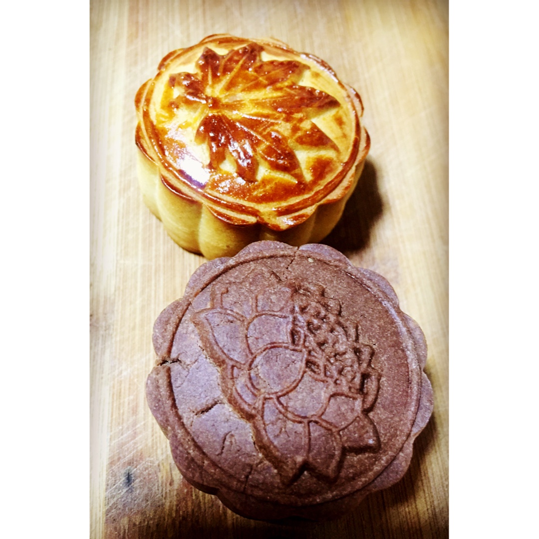 广式月饼—蛋黄莲蓉月饼