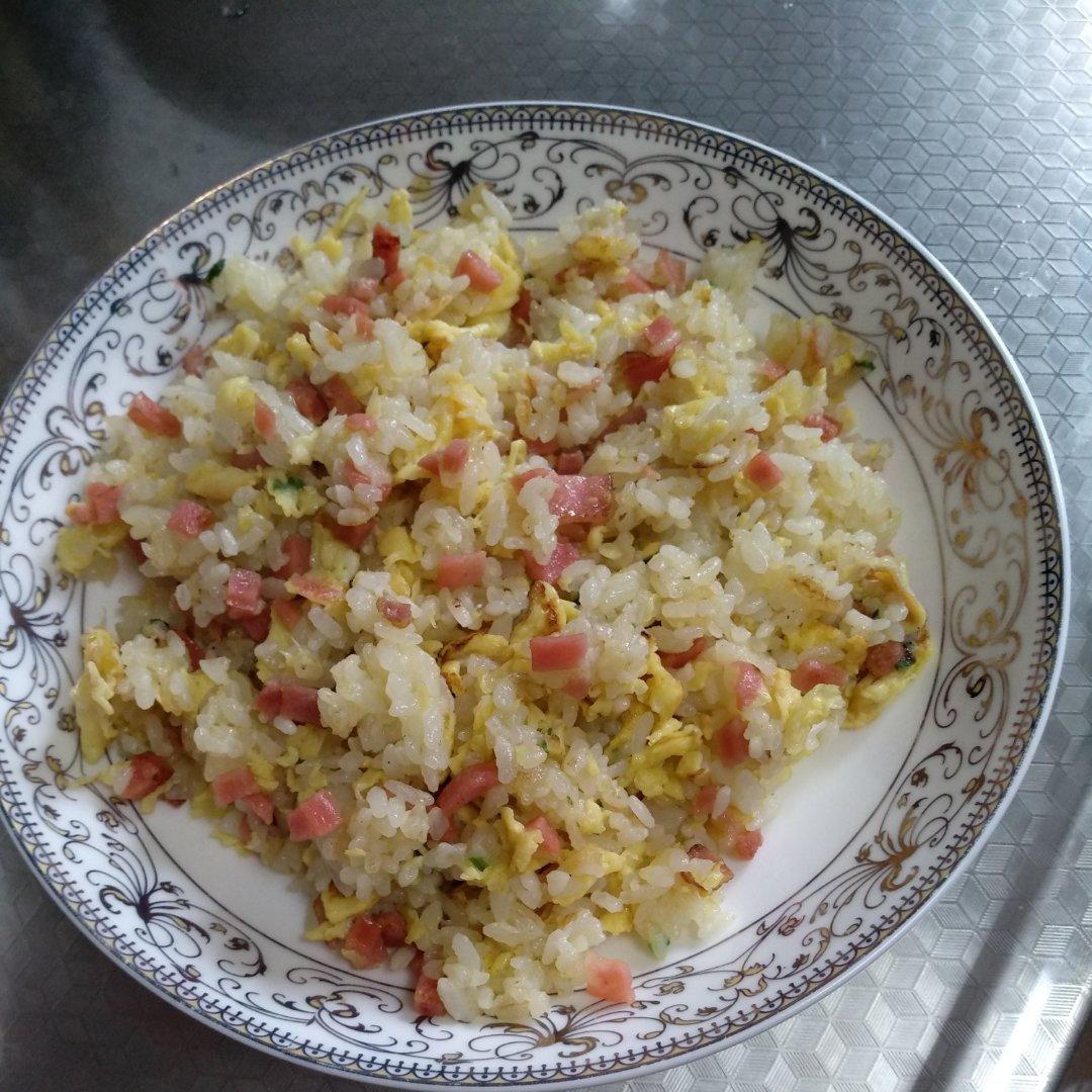 黄金火腿肠蛋炒饭