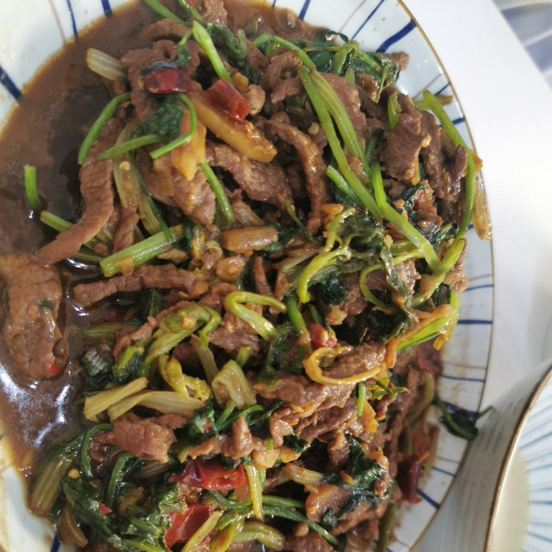 小炒黄牛肉，肉嫩味香！太好吃了简直是米饭杀手！