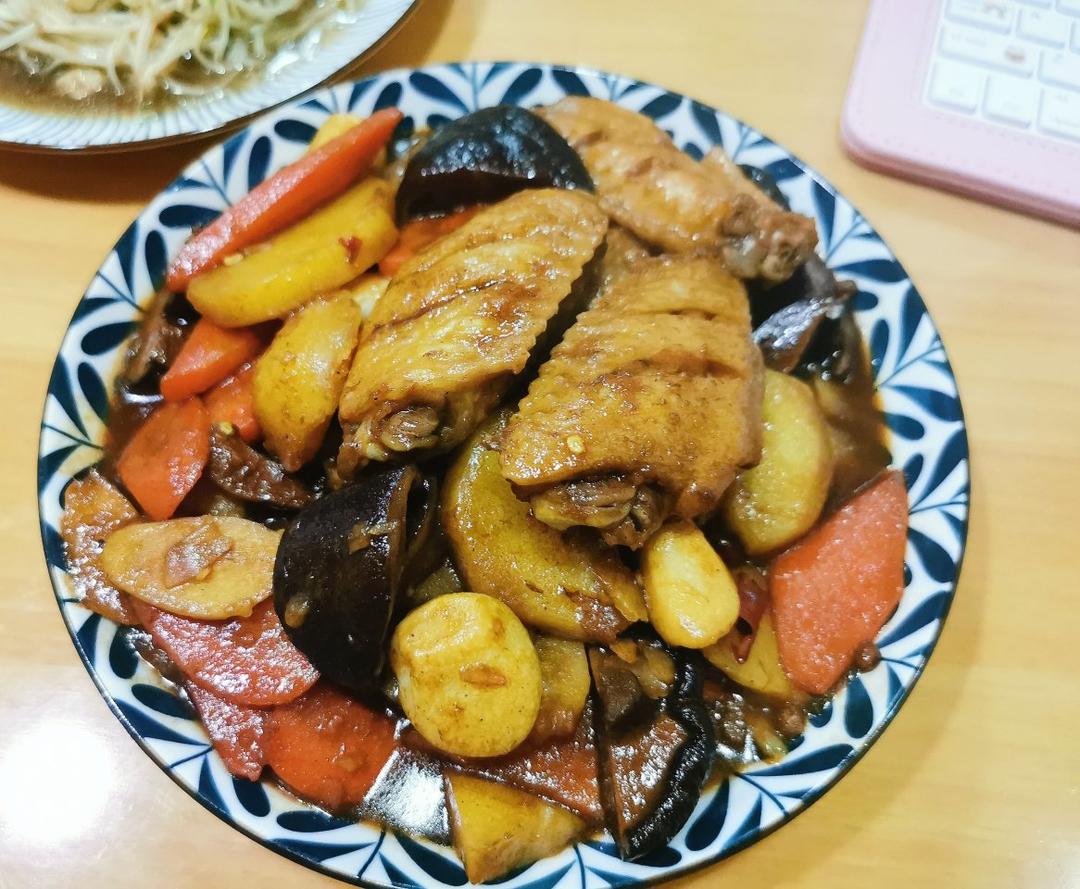 下饭菜胡萝卜土豆焖鸡翅