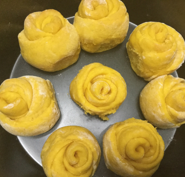 淡奶油花生酱玫瑰卷面包的全部作品