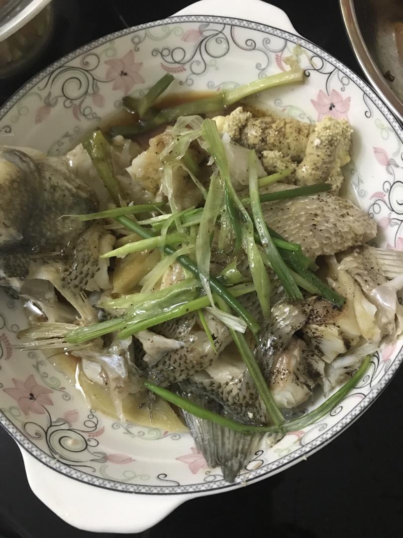 清蒸鱼～娃爸一招儿鲜(附小视频)