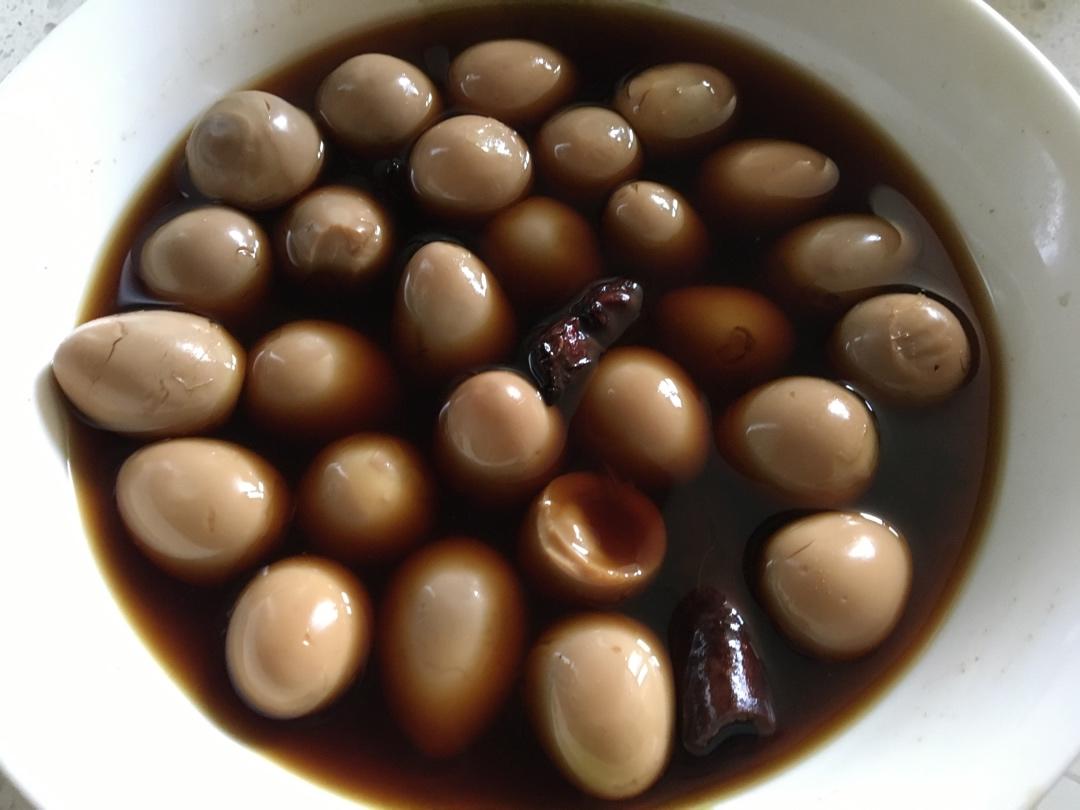 乡巴佬卤鹌鹑蛋