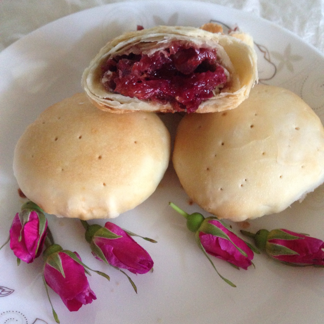 花雨桐做的玫瑰鲜花饼