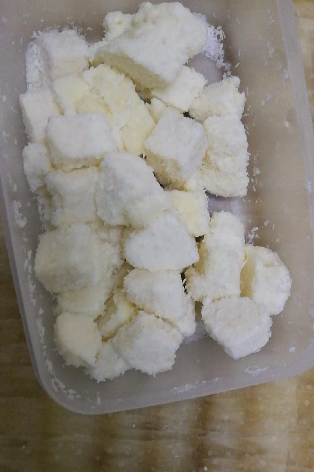 完胜85度C牛奶椰丝小方