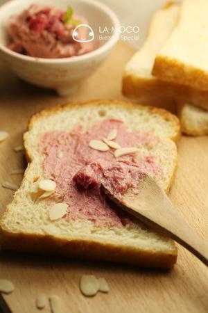 让白面包惊艳-树莓炼乳三明治的做法 步骤4