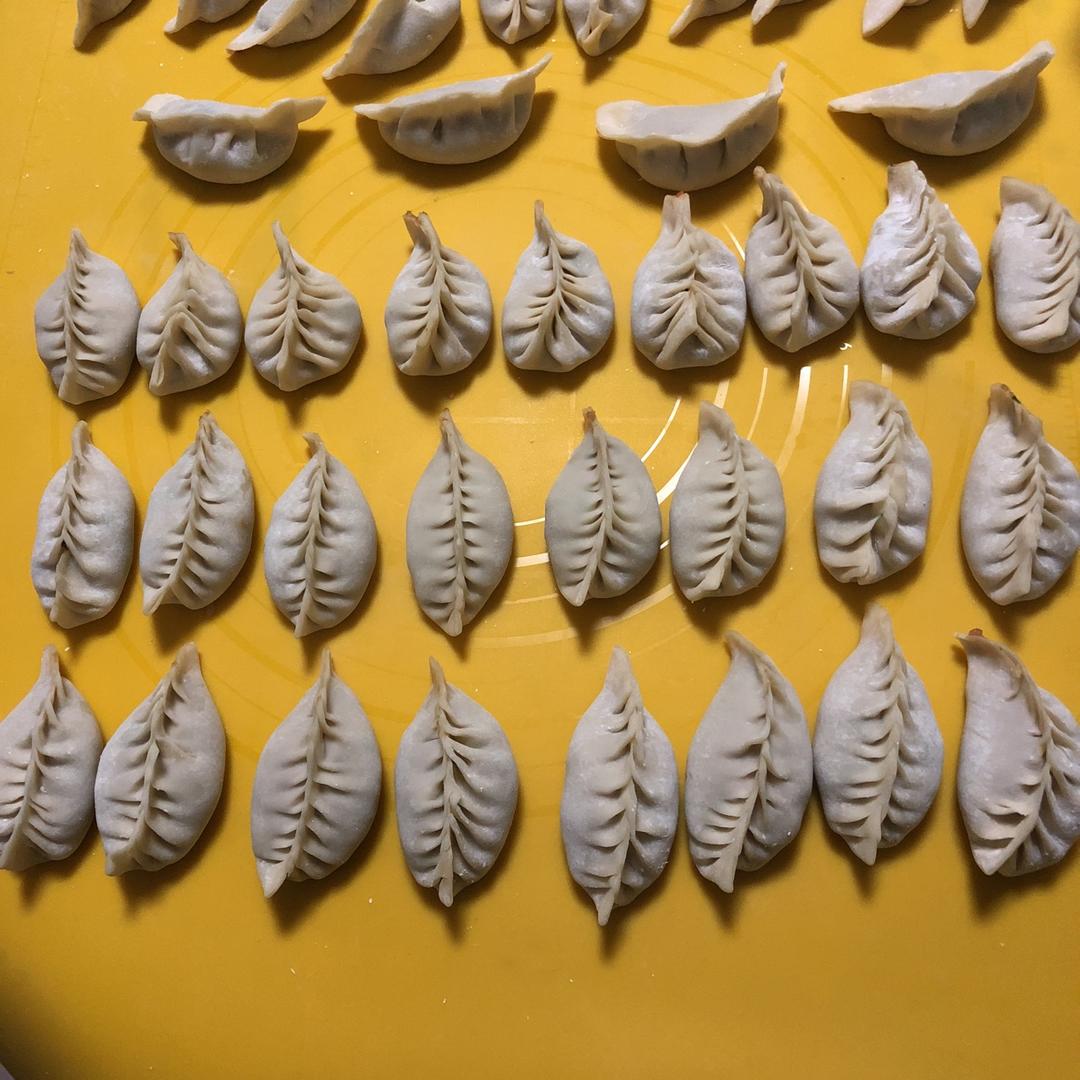 彩色柳叶饺子