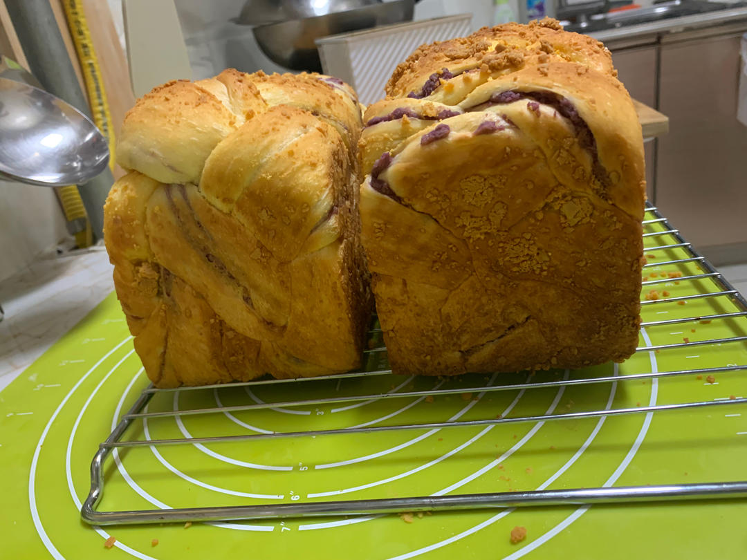 芋泥咸蛋黄吐司/250克水立方
