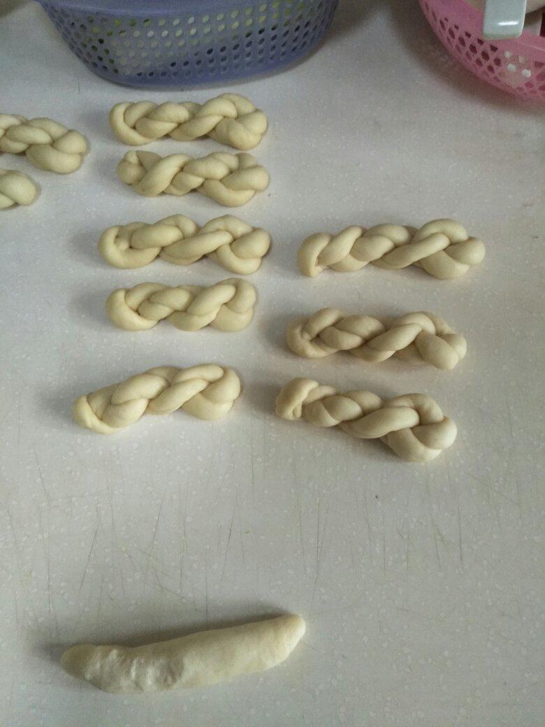 鲜奶软麻花