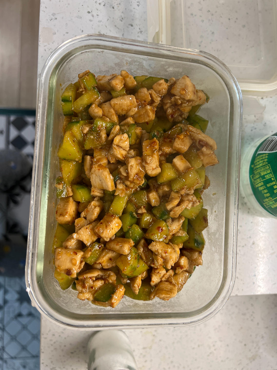 清爽解腻的黄瓜炒鸡胸肉，低脂低卡减肥食谱