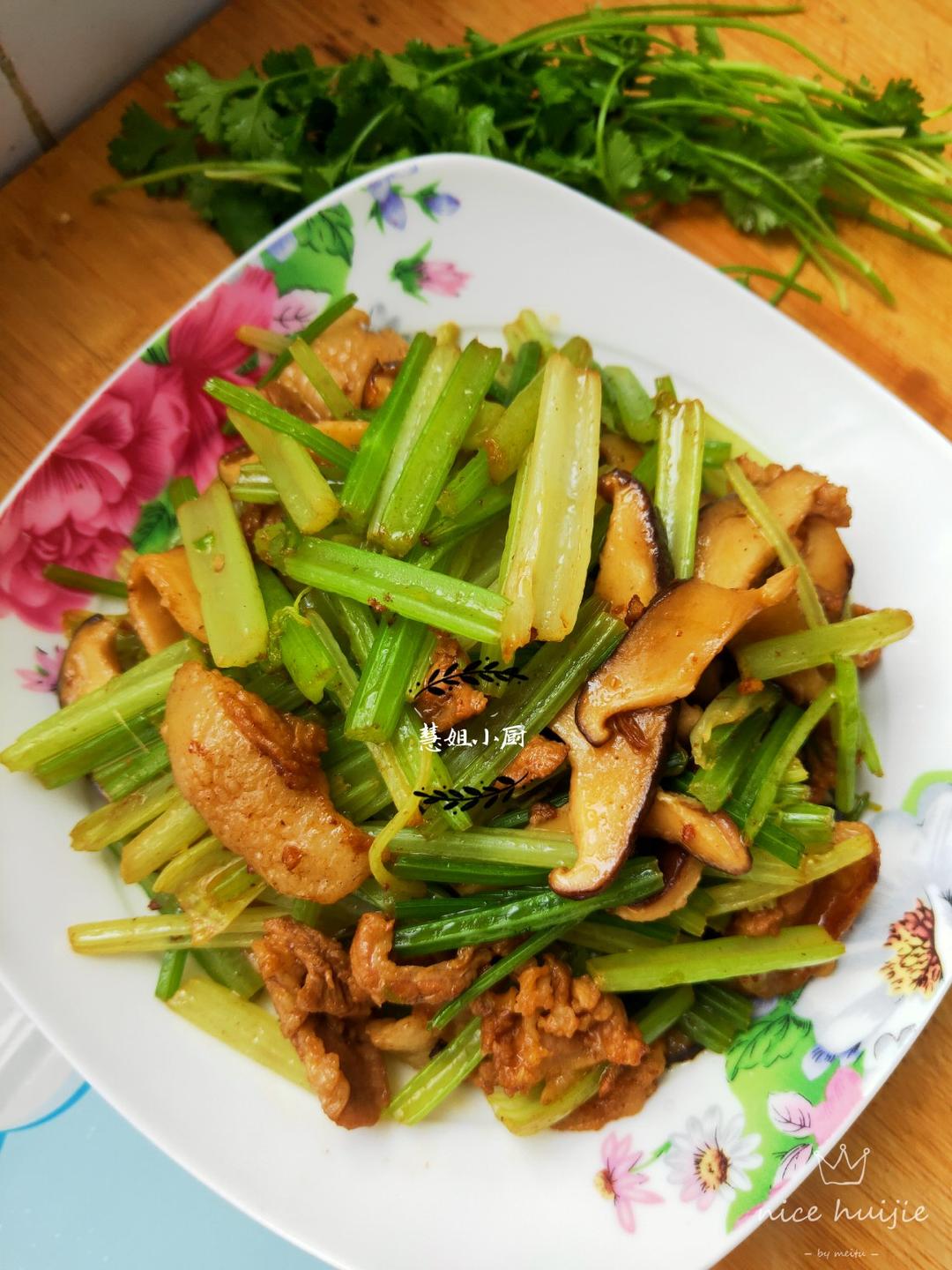 芹菜炒肉