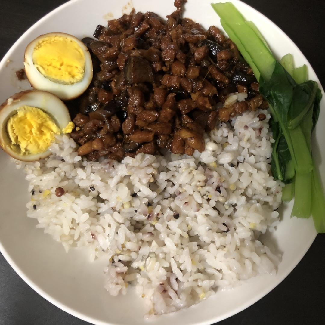 好吃到停不下来的卤肉饭