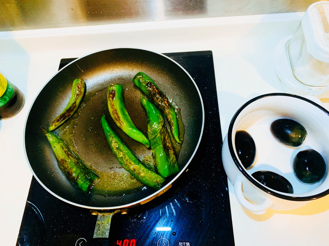 【正宗湘菜】擂辣椒皮蛋