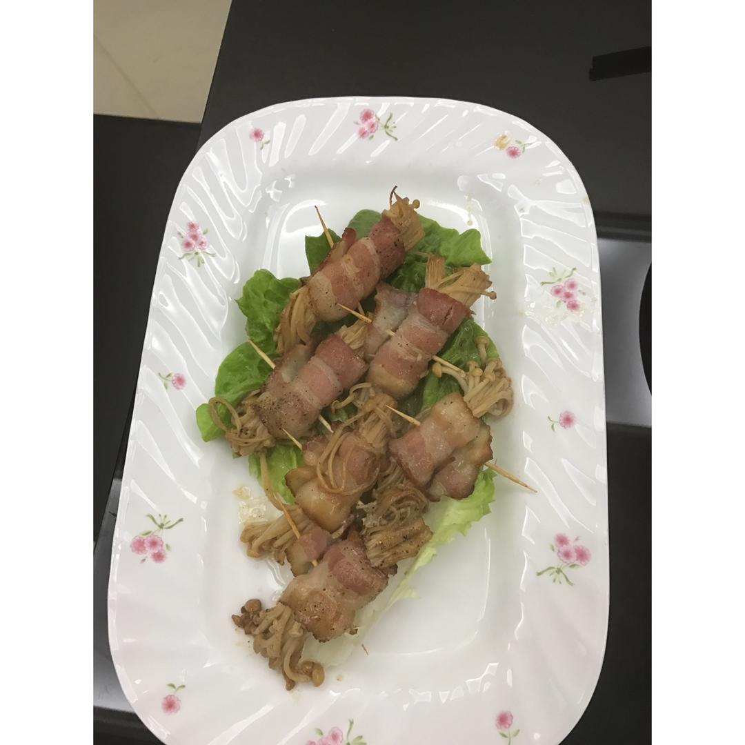 烤培根金针菇卷