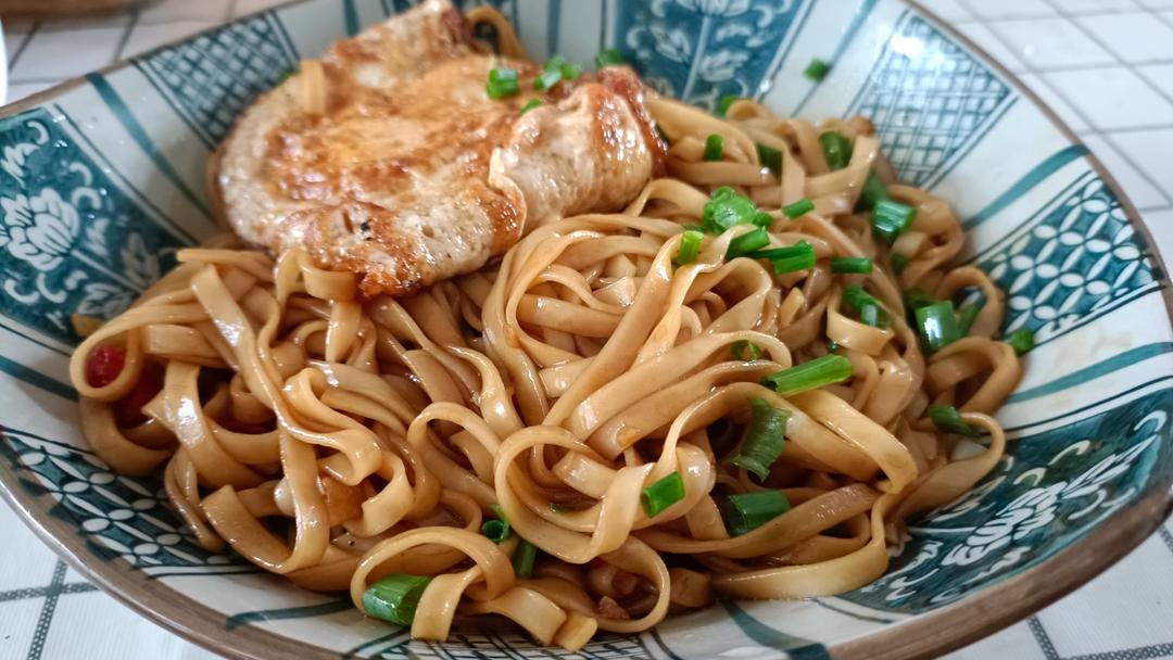 酱香浓郁‼️荷包蛋焖面🍜快手好面就看这一碗
