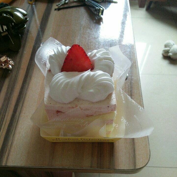 巧克力草莓慕斯蛋糕