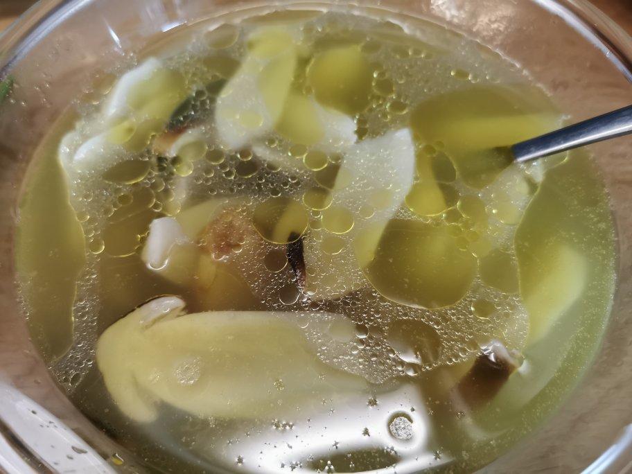 鸡汤浸松茸