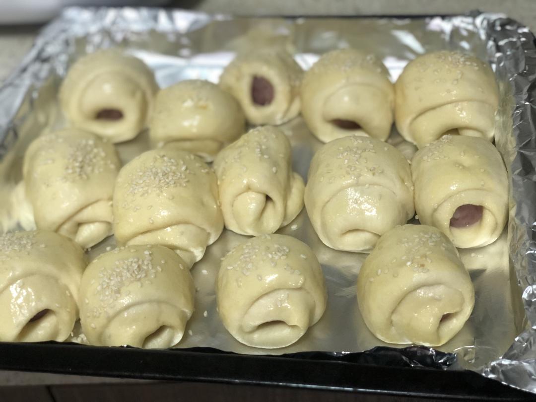 淡奶油香肠面包