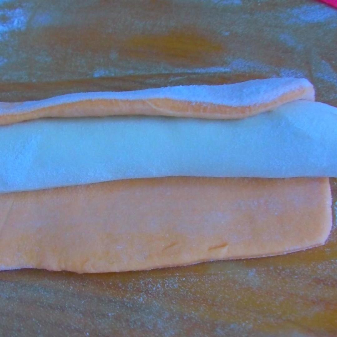 天然蔬菜汁彩边水饺的做法 步骤3