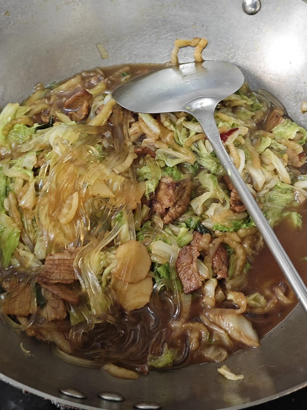 很香的白菜炖五花肉