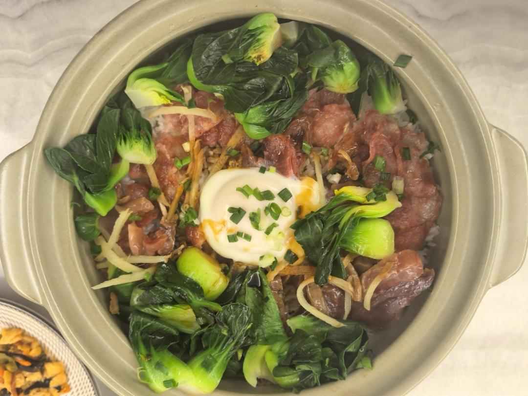 保姆级的「腊味煲仔饭2.0」加强版来了，地道老广味～