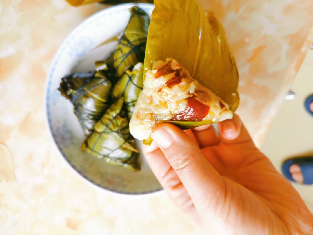 葡萄干红枣粽子