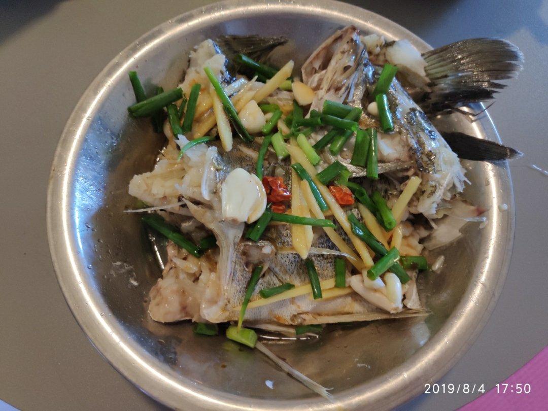 清蒸鲈鱼