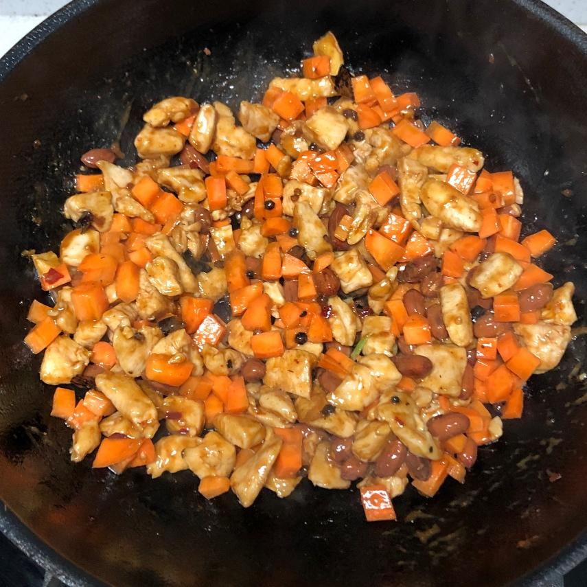 宫保鸡丁（酸甜口）的做法