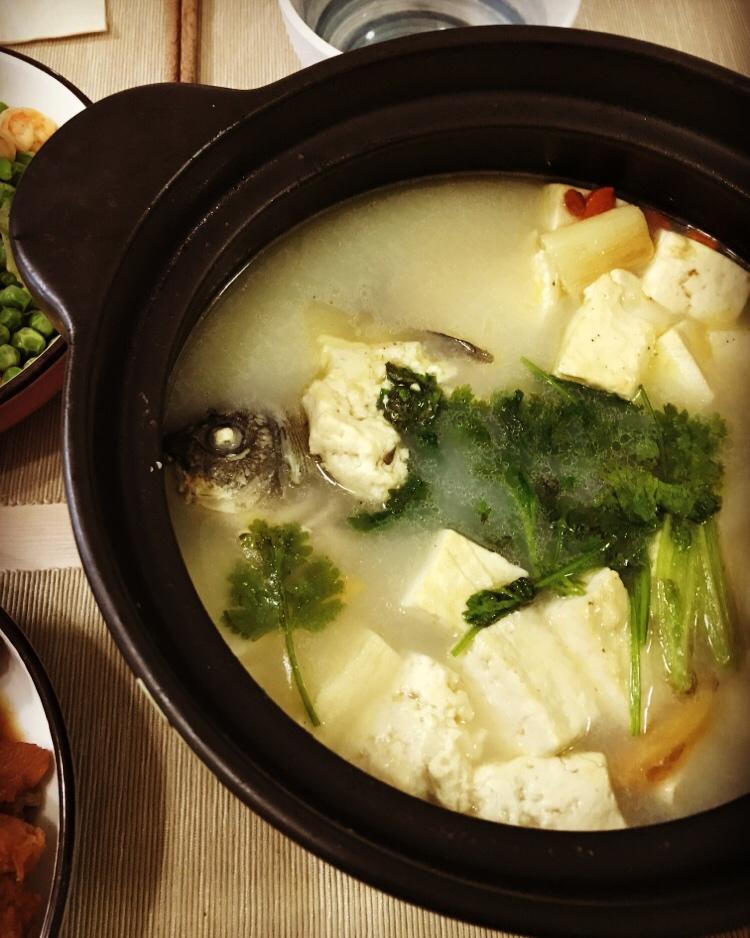 鲫鱼豆腐汤