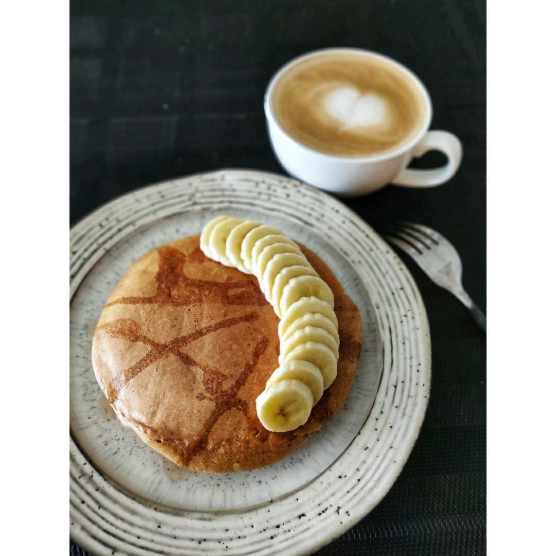 Cottage Cheese Banana Oatmeal Pancakes