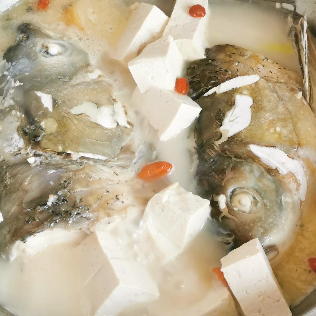 鱼头豆腐汤