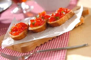 意式前菜 番茄Crostini トマトのクロスティーニ的做法