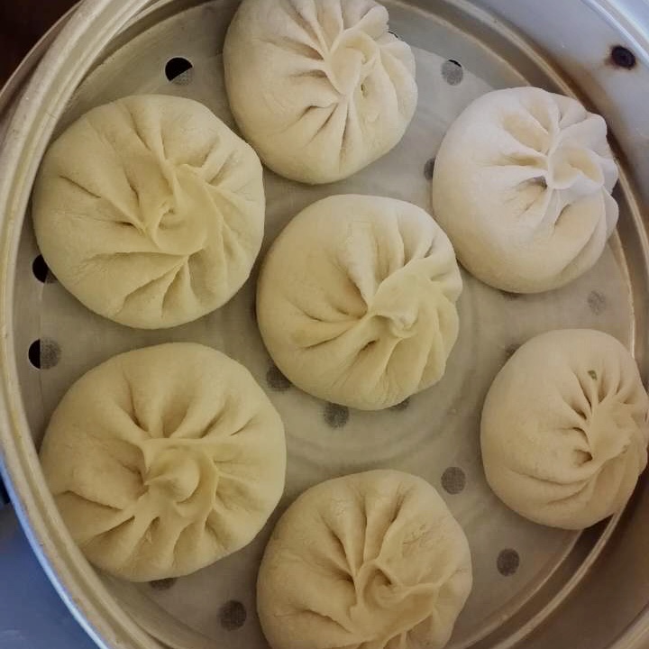 小猴子雨汐萌萌哒做的家庭手工肉馅大包子