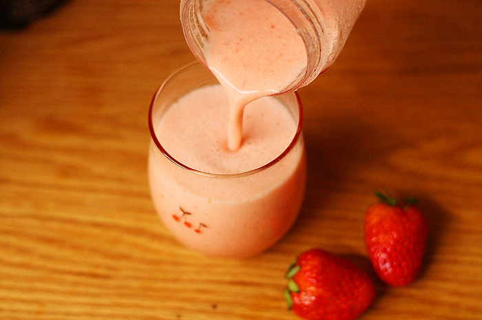草莓养乐多果汁