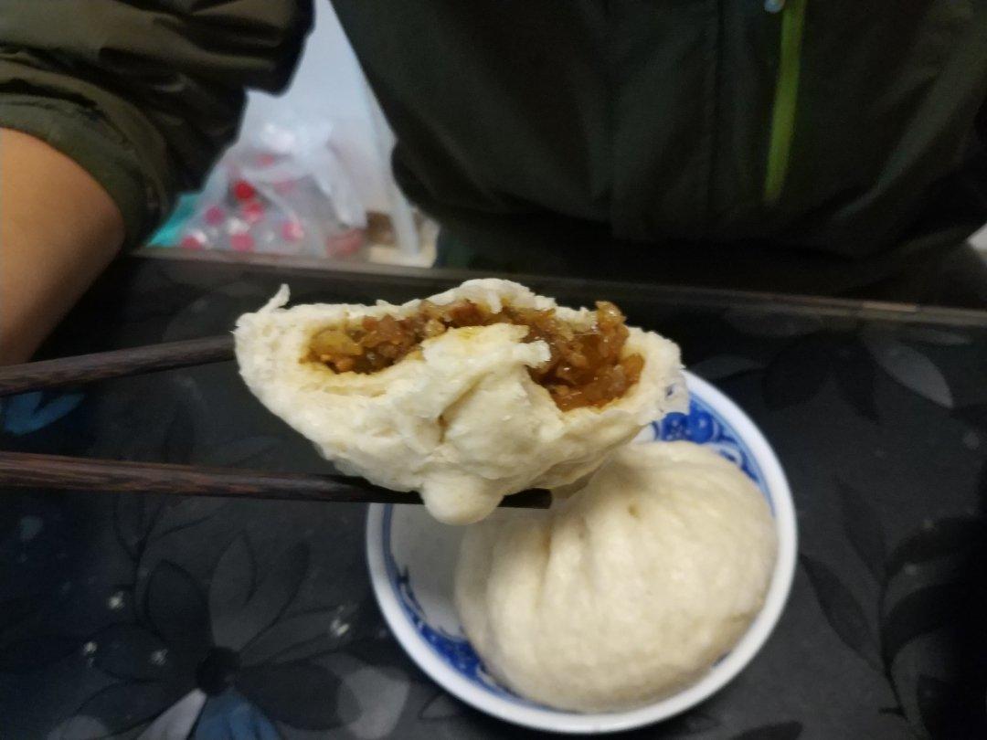 酱肉包子