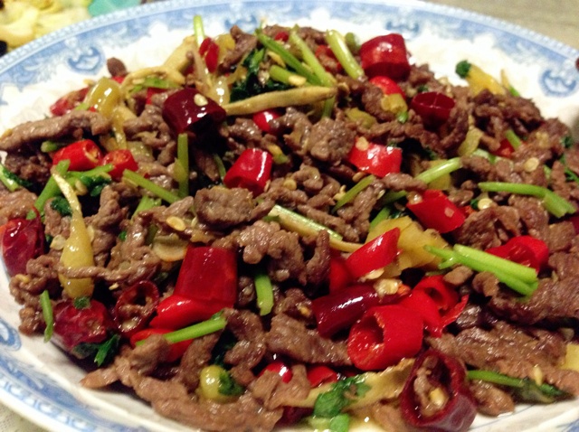 想当米虫的兔子做的小炒牛肉