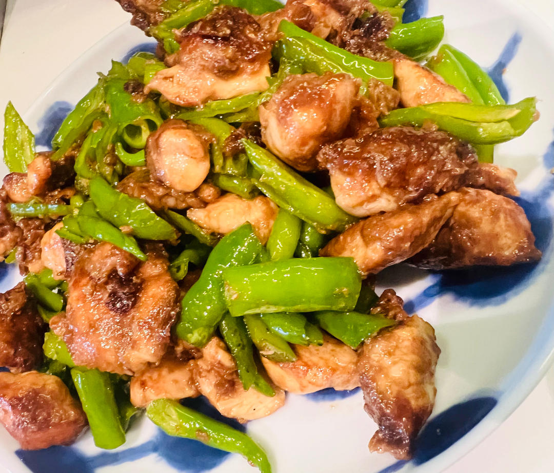 青椒炒鸡胸肉，超美味哟！超简单！