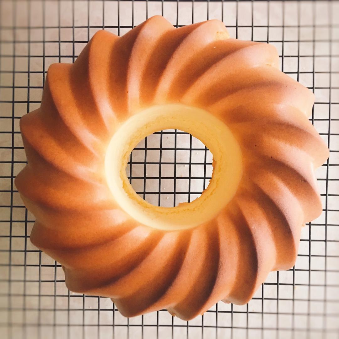 经典戚风——拜拜蛋糕（中空、圆模均可）