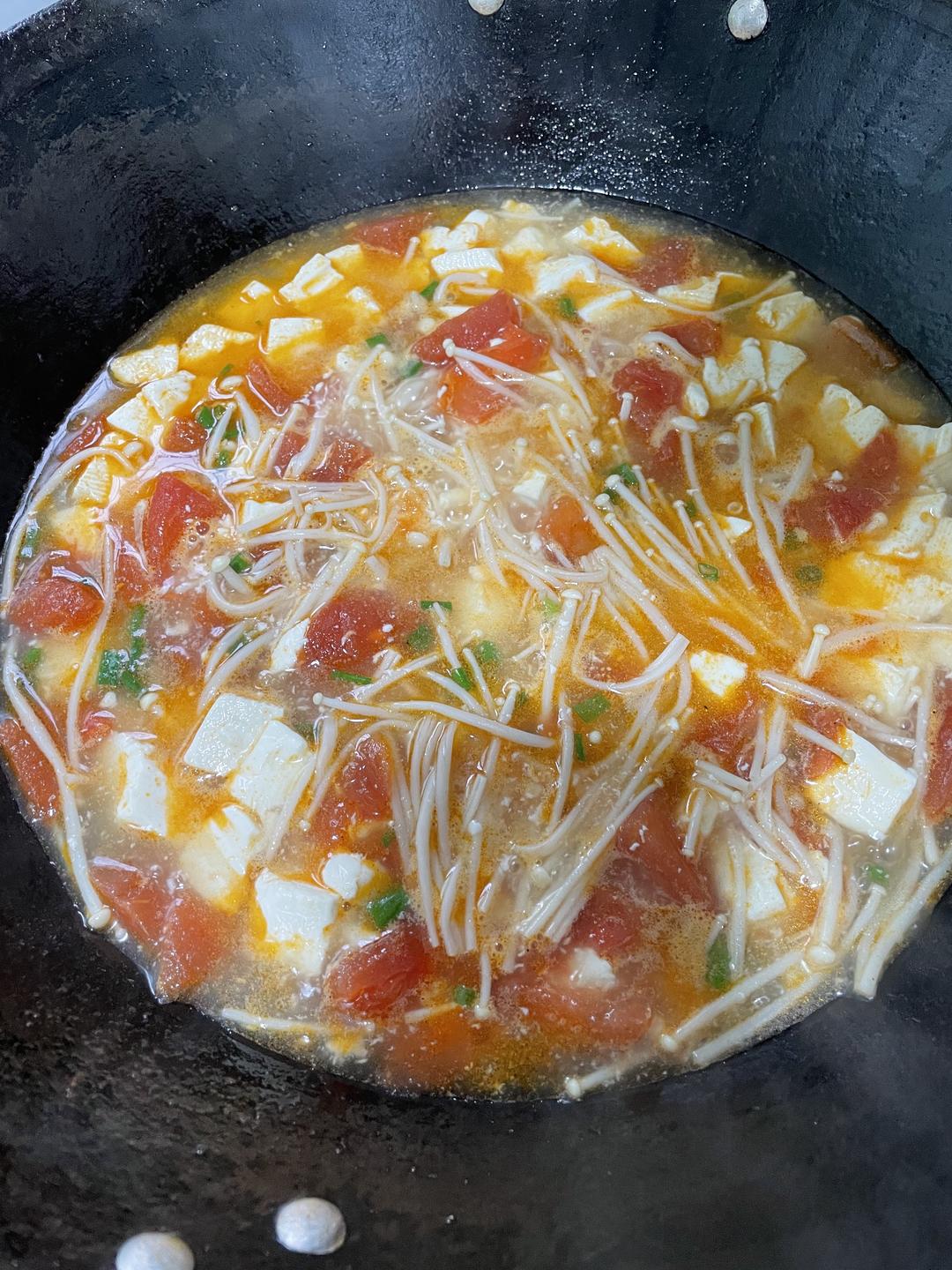 快手西红柿金针菇豆腐汤