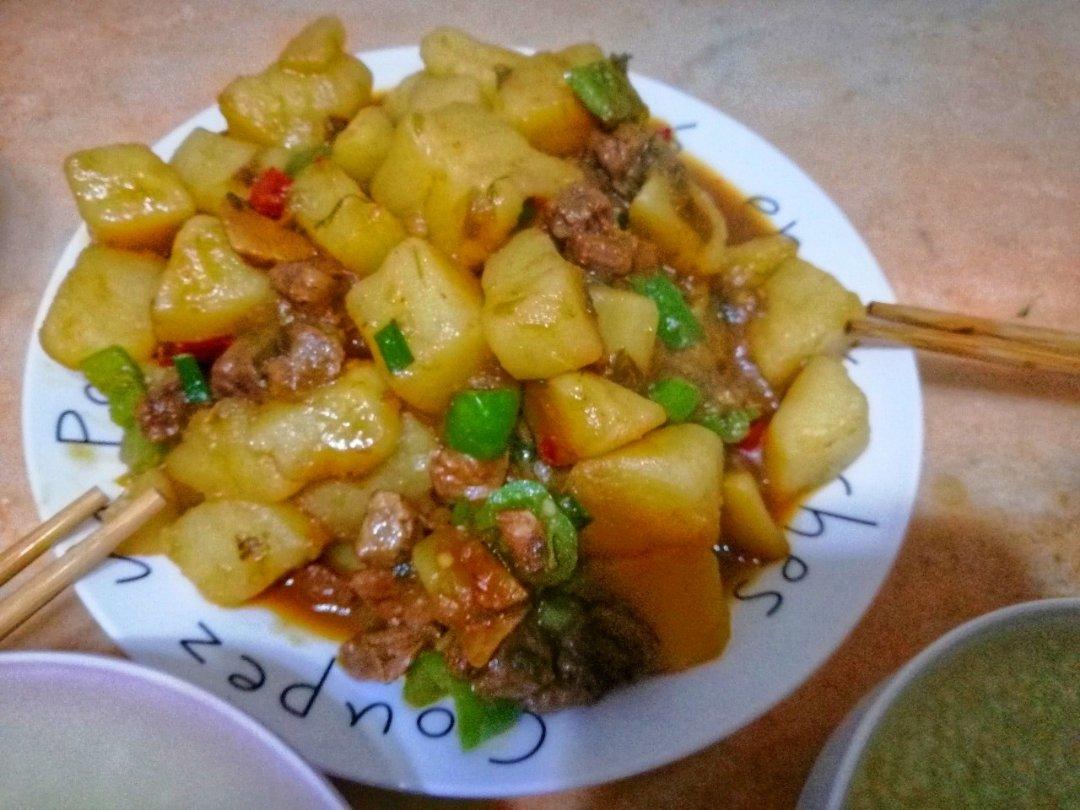 红烧牛肉土豆 （独家秘制）