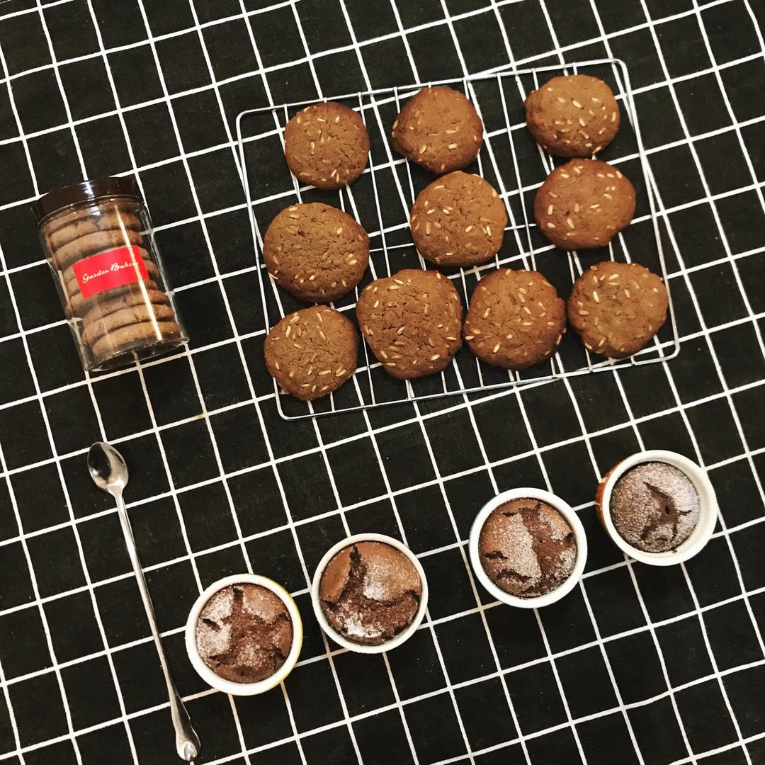 巧克力舒芙蕾（Bitter Chocolate Souffles）