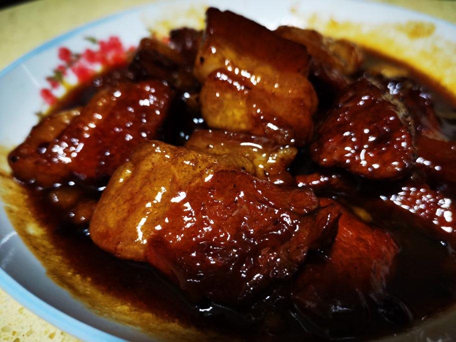 吃着碗里望着锅里的红烧肉