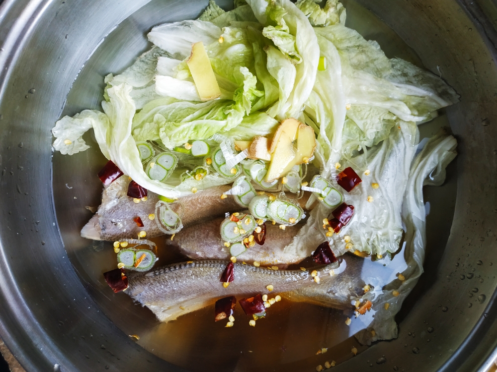 超懒黄花鱼汤的做法 步骤3