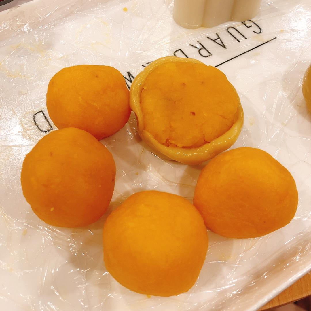 金沙奶黄月饼