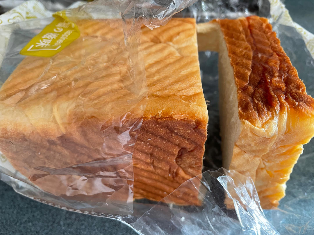 用烤箱自己做面包--手工牛奶吐司面包