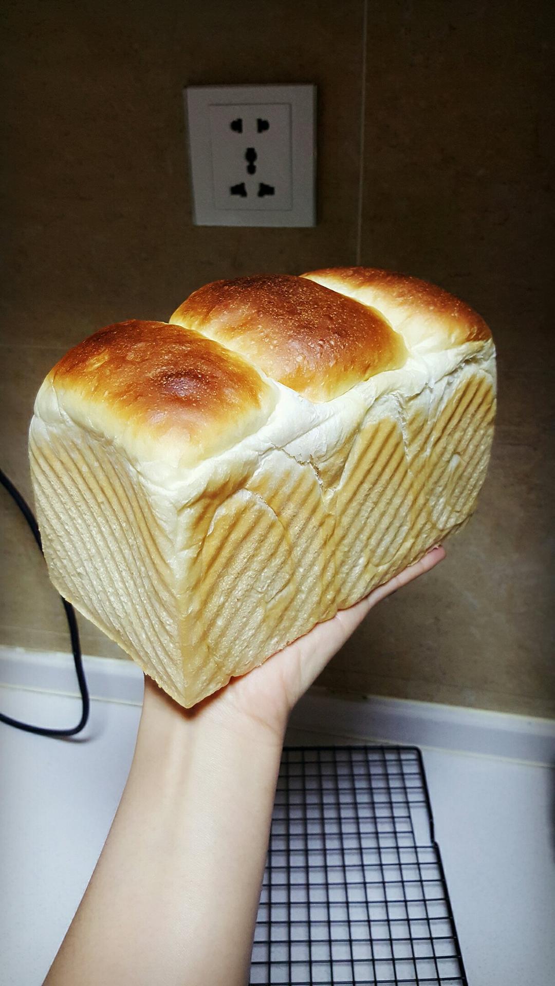 纯奶手撕吐司的做法 步骤1