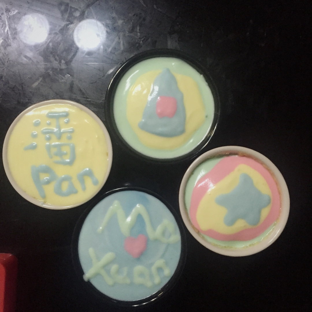 彩虹慕斯蛋糕