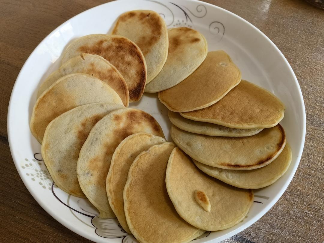 香蕉松饼（无油无糖快手早餐）