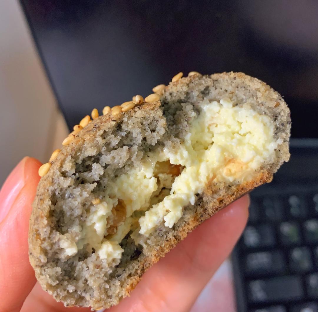 生酮 低碳水红丝绒核桃奶酪包（附金枪鱼海苔馅做法）