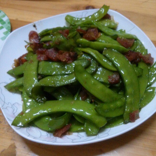 腊肠炒荷兰豆